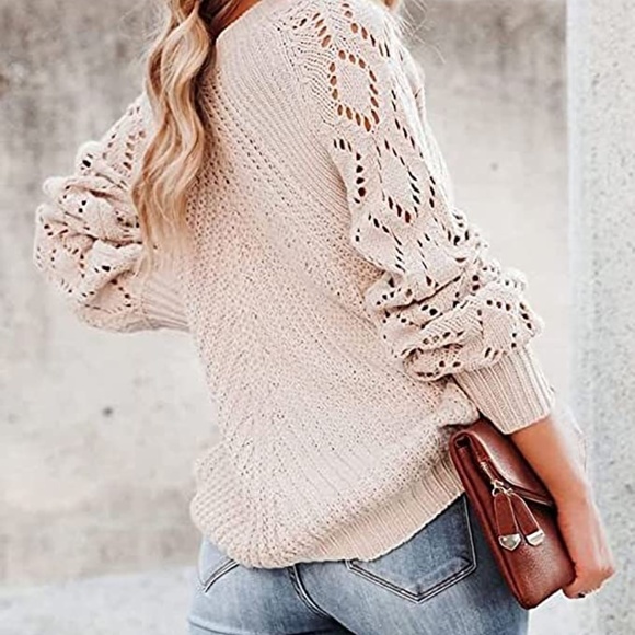 Womens Beige Crew Neck Crochet Detail Sleeves sz small - Picture 5 of 6